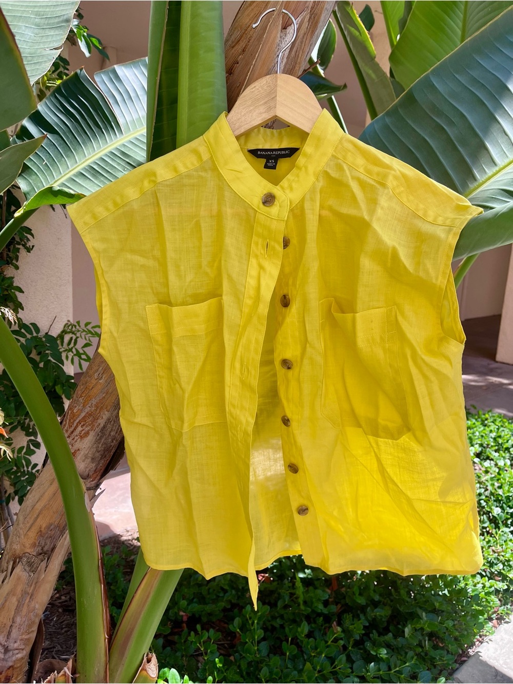 NWOT Banana Republic Sleeveless Expedition Top in Yuzu Zest Sz XS